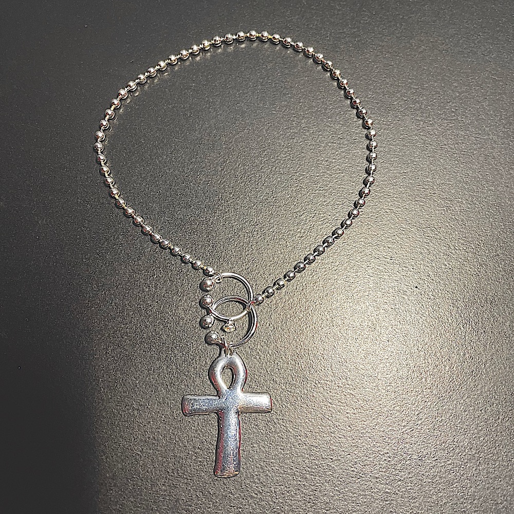 Bracelet or anklet